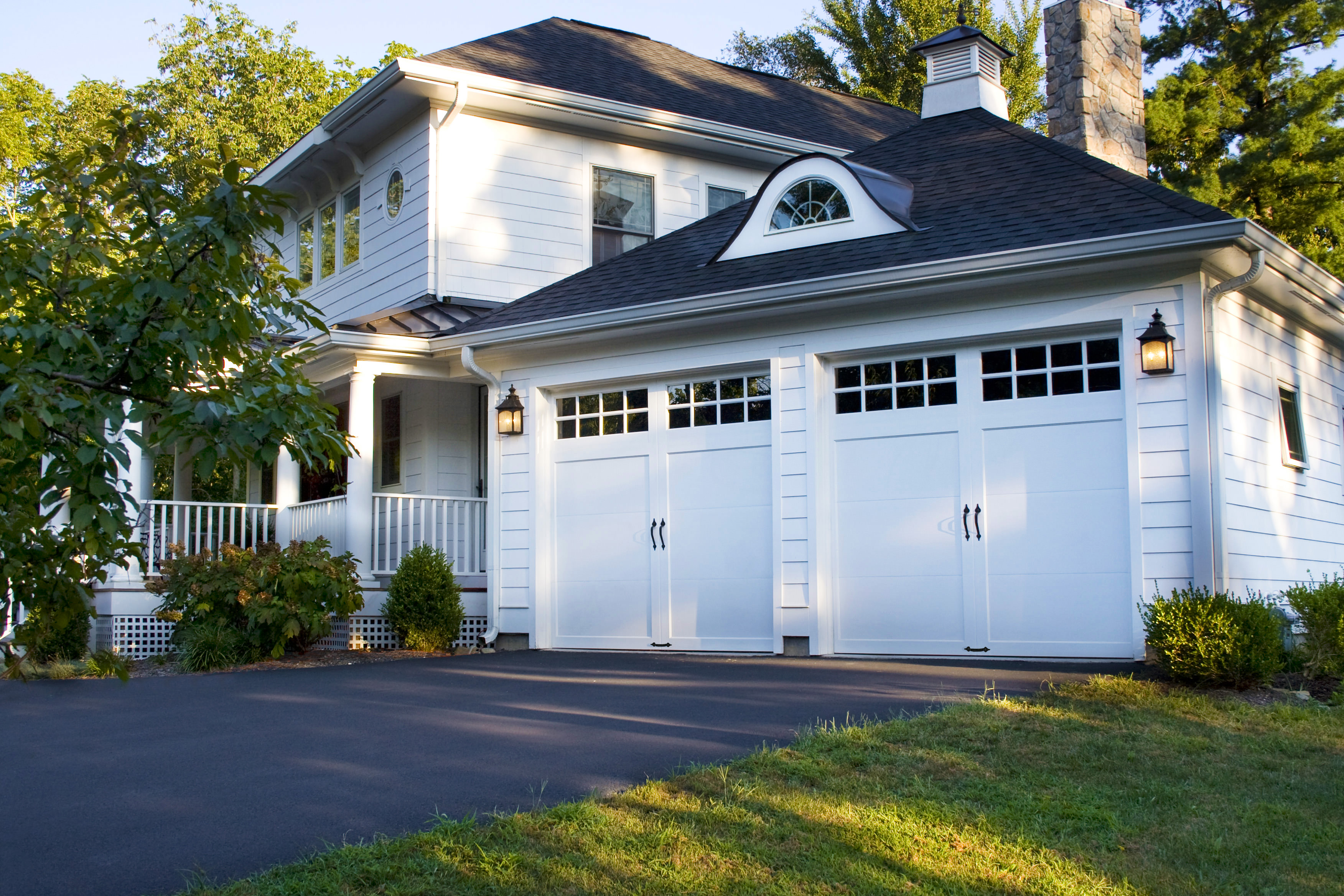 COACHMAN® collection garage doors