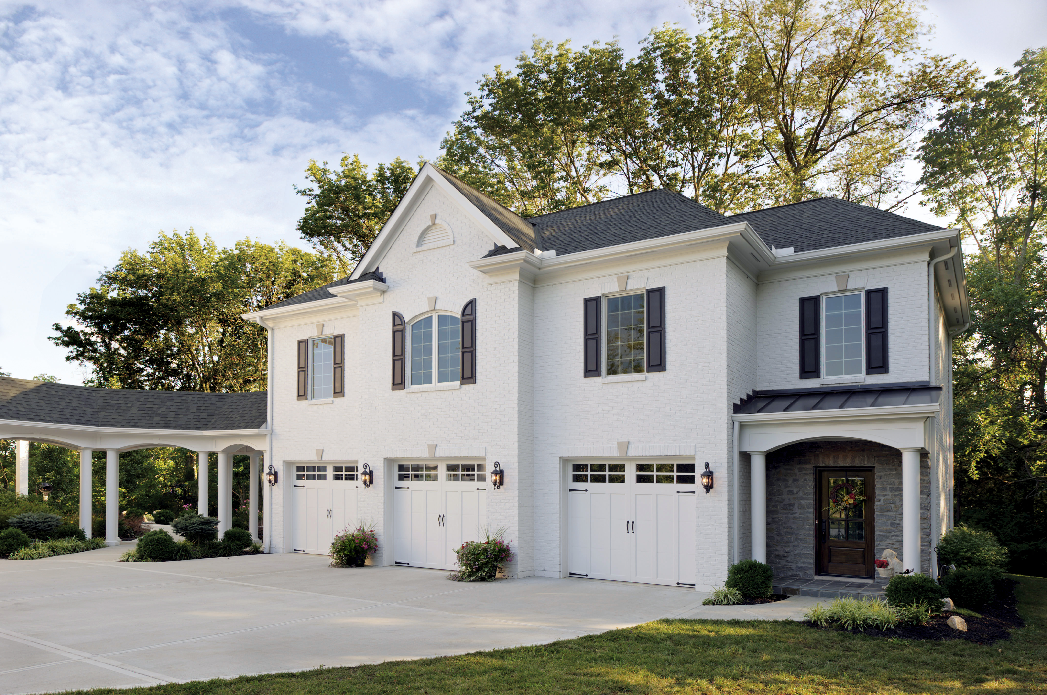 COACHMAN® collection garage doors