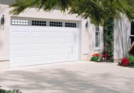Amarr® Lincoln garage doors