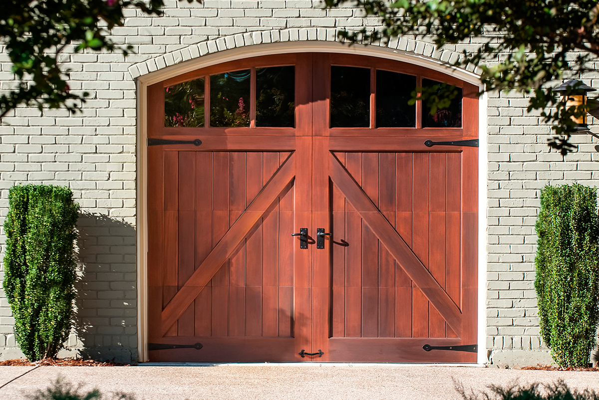 RESERVE® WOOD collection CUSTOM SERIES garage doors