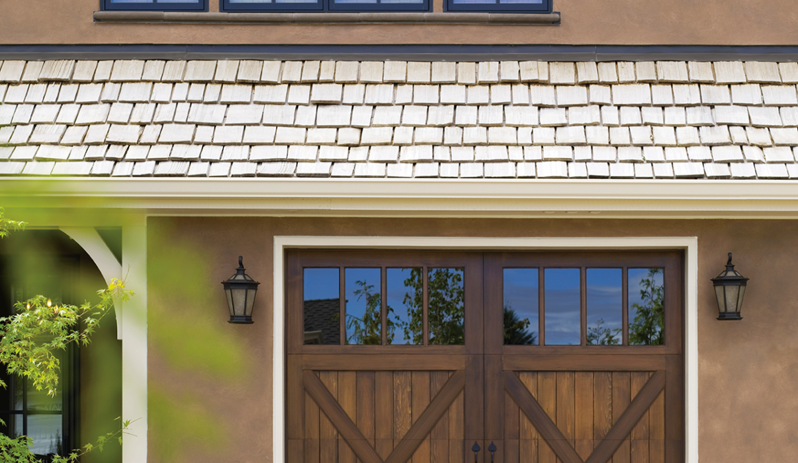 RESERVE® WOOD collection LIMITED EDITION series garage doors