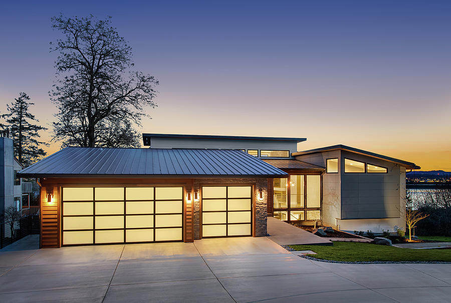 Avante® Sleek garage doors