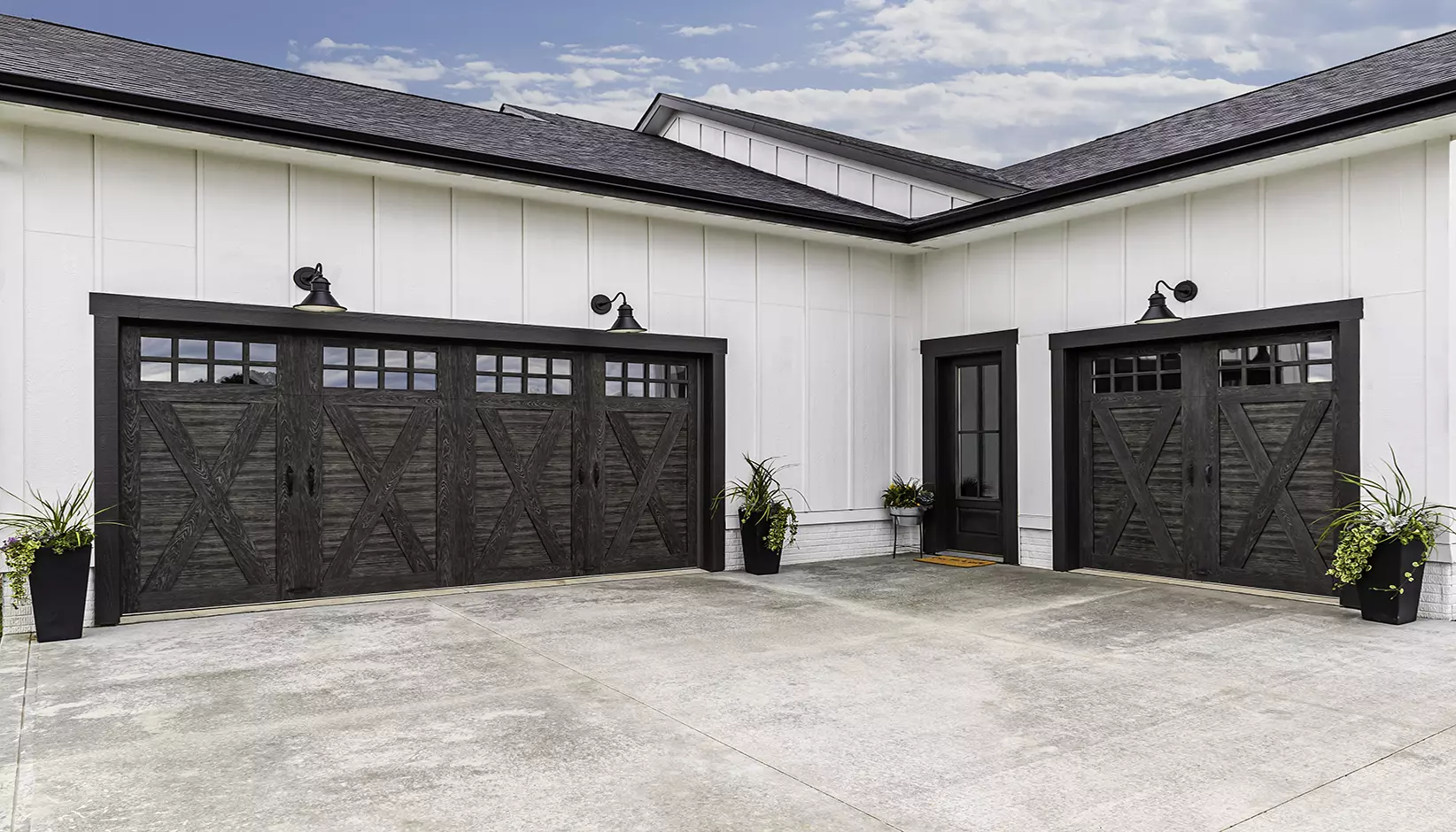 CANYON RIDGE® collection LIMITED EDITION series garage doors